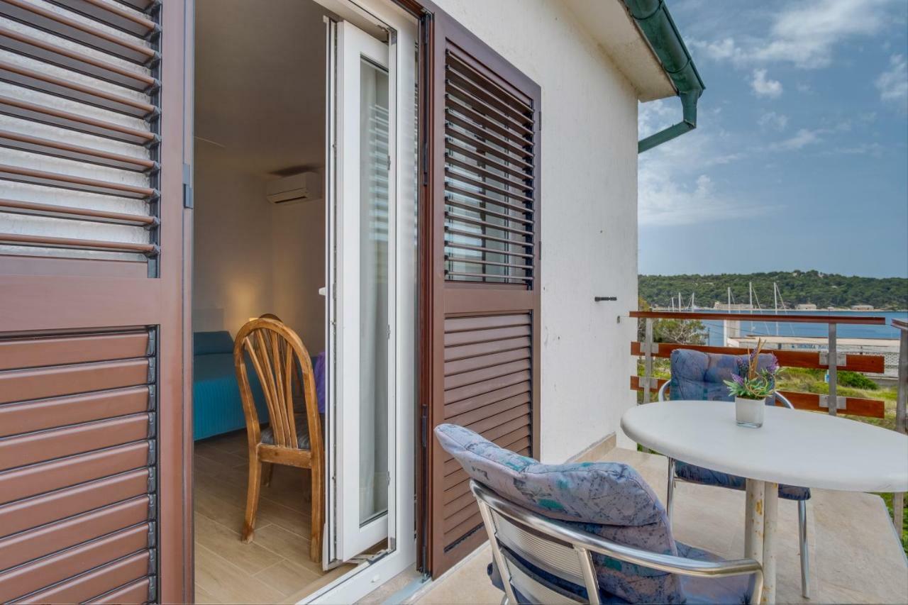 Apartment Marika มาลีโลชินจ์ ภายนอก รูปภาพ