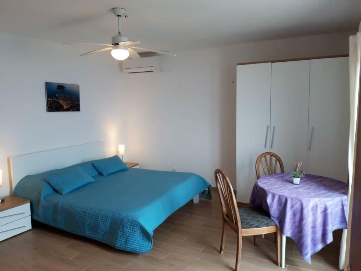 Apartment Marika มาลีโลชินจ์ ภายนอก รูปภาพ